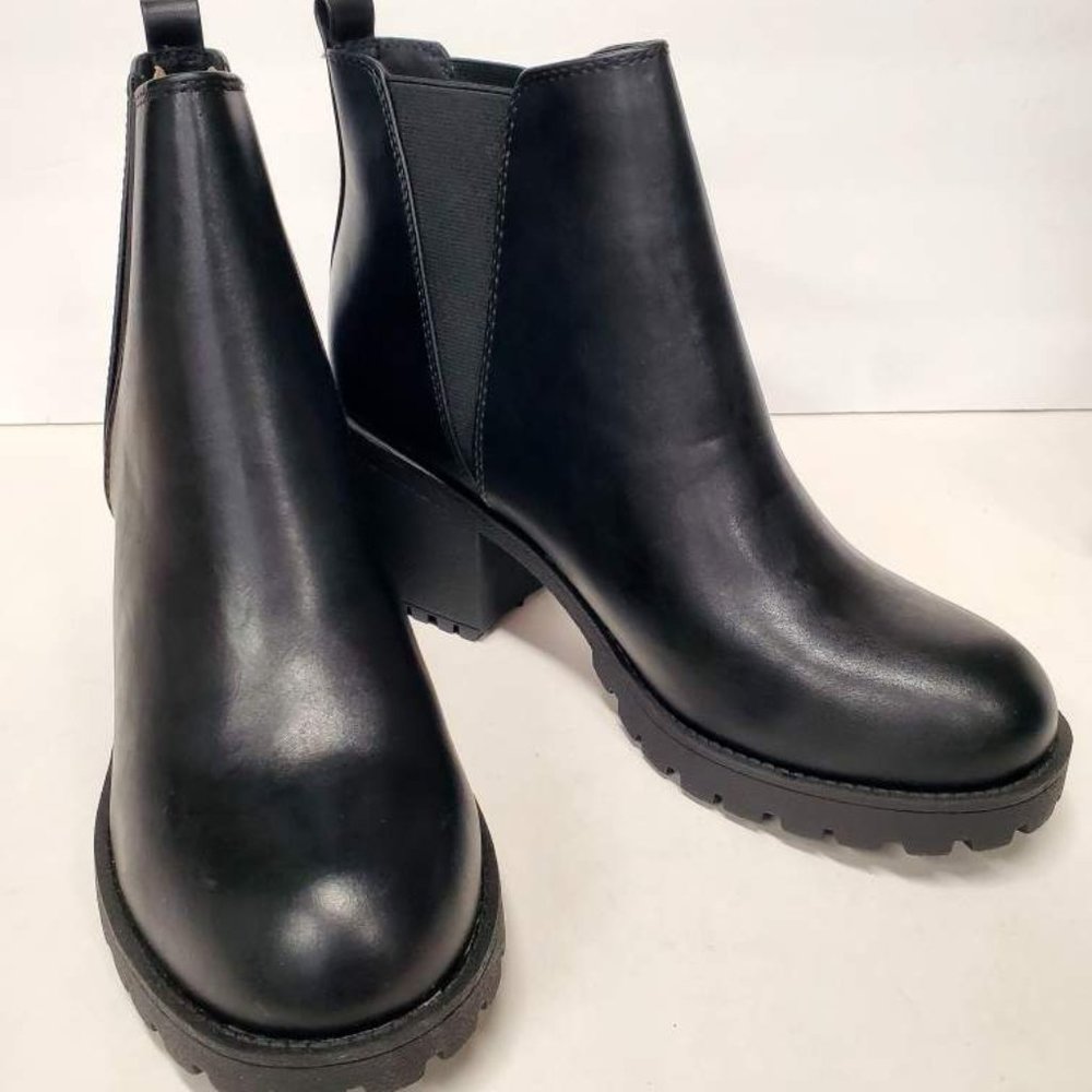 SODA Women's Mid Heel Ankle Boots, Origami, Black, SIZE 10 - New without box